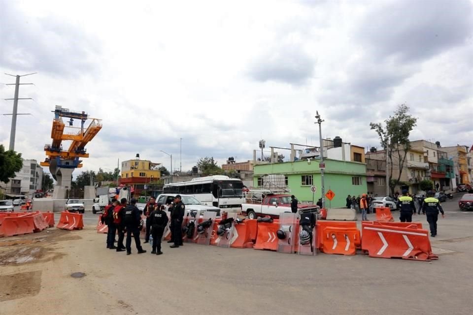 Luego del despliegue policial en puntos específicos del Tren Interurbano, en la Alcaldía Álvaro Obregón, las obras se han reanudado.