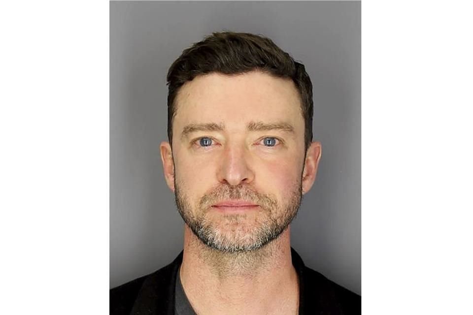 Justin Timberlake fue detenido luego de ser captado cometiendo algunos movimientos prohibidos en su auto.