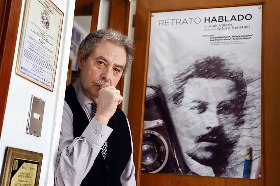 Nacido el 9 de noviembre de 1952 en la Ciudad de México, suma más de 50 años de trayectoria en el teatro.