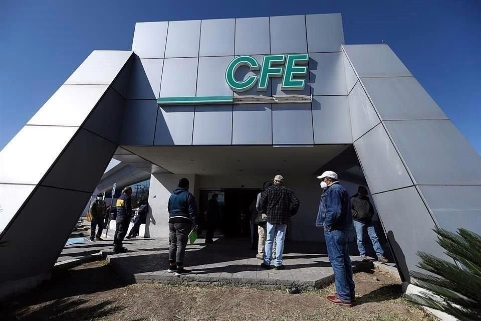 CFE ha sido beneficiada por la Ley de la Industria Eléctrica, la cual se sigue aplicando con reformas pese a orden de la Corte al Gobierno federal de anularlas.