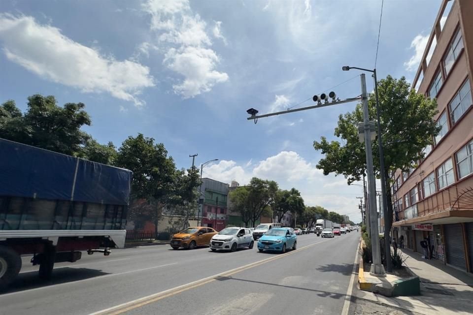 El radar está instalado sobre Eje 3 Sur, al cruce con José María Bustillos. La cantidad de accidentes alrededor es motivo de estudio.