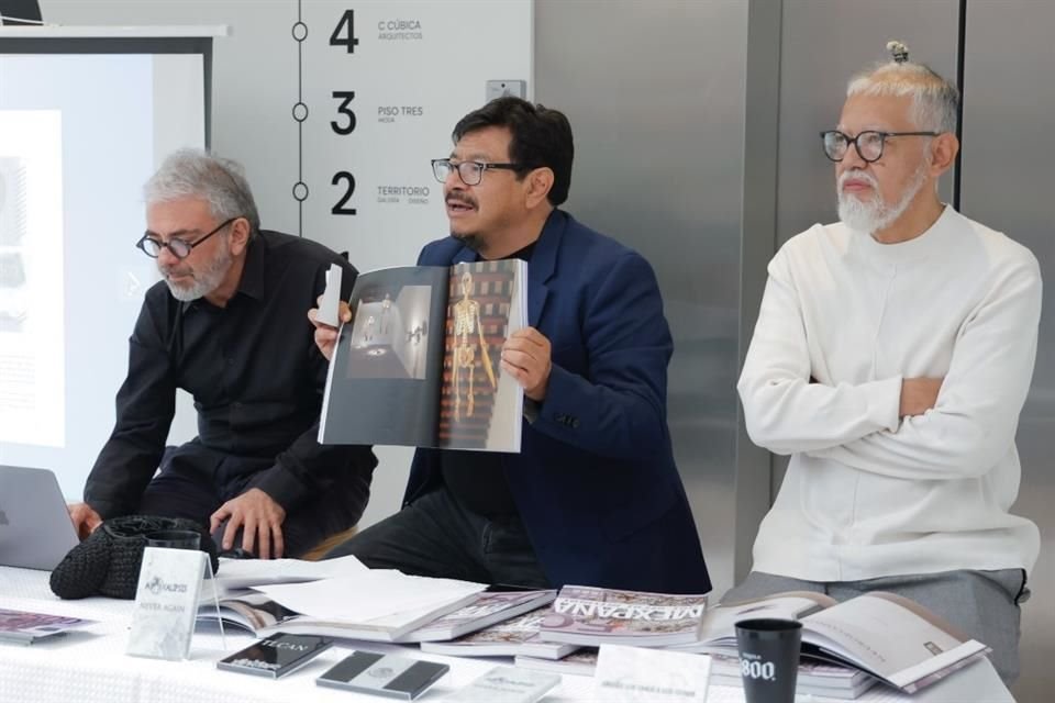 Los historiadores Edgardo Bermejo y Edgardo Ganado Kim disertaron sobre la obra del autor, con la misma clave de humor que la caracteriza.