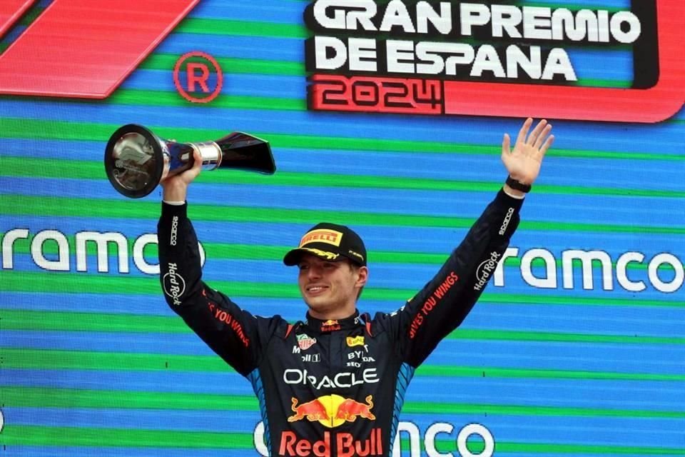 Ahora el neerlandés de Red Bull suma 219 en el liderato del Campeonato de Pilotos.