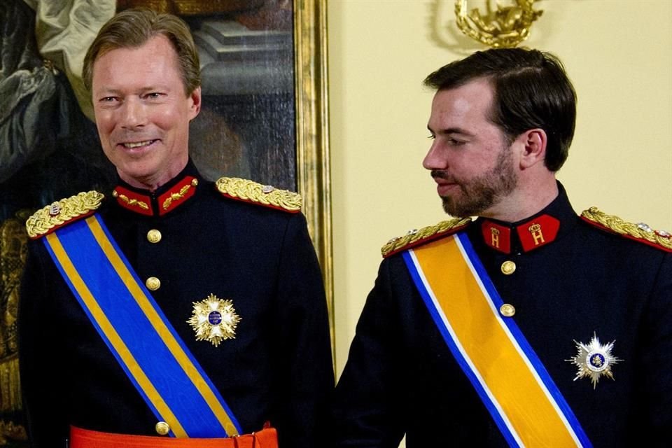 El Gran Duque Enrique de Luxemburgo transferirá poderes a su hijo Guillermo en octubre, marcando el inicio de su futura abdicación.