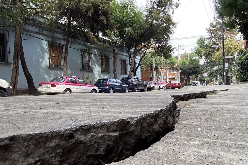 Especialistas no descartan futuros movimientos de la falla Plateros-Mixcoac, como consecuencia de la extracción de agua.