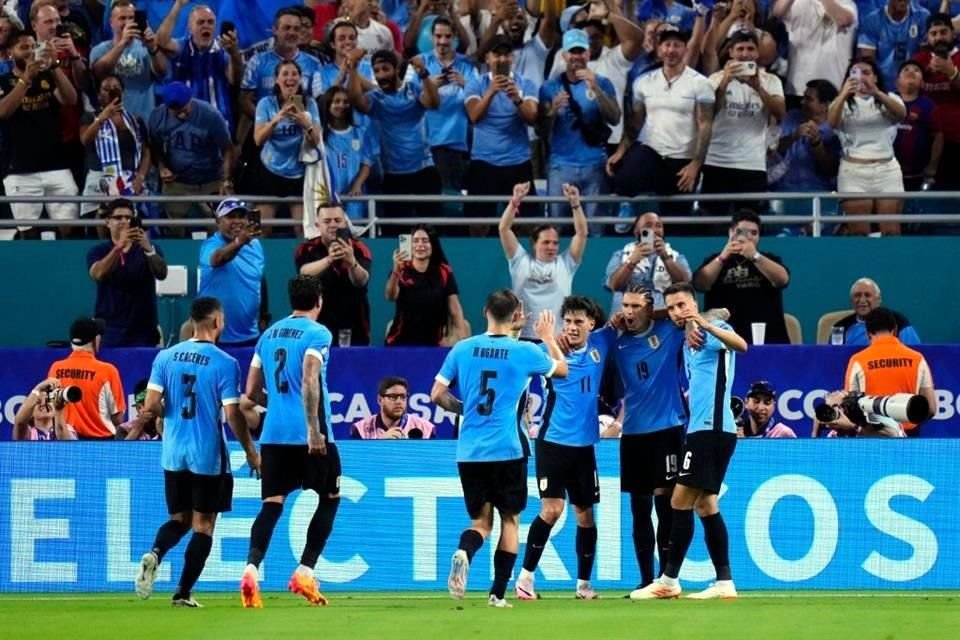 Uruguay venció este domingo 3-0 a la Selección de Panamá.