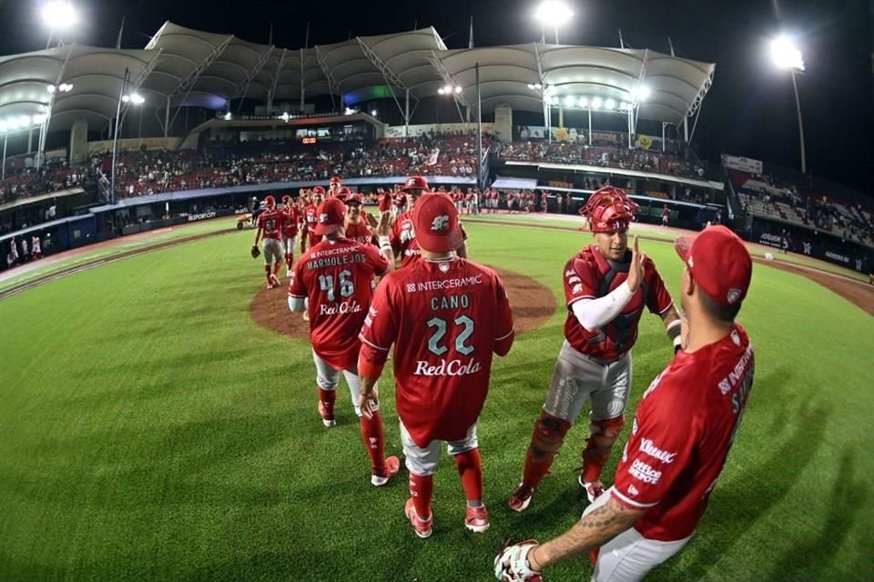 Durante la campaña regular, los Diablos Rojos del México se llevaron la serie anual ante Oaxaca.