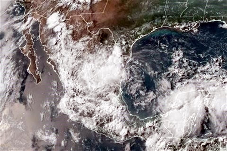 Esta noche se pronostican lluvias torrenciales en Nuevo León, San Luis Potosí, Tamaulipas y Veracruz, e intensas en otras 13 entidades.