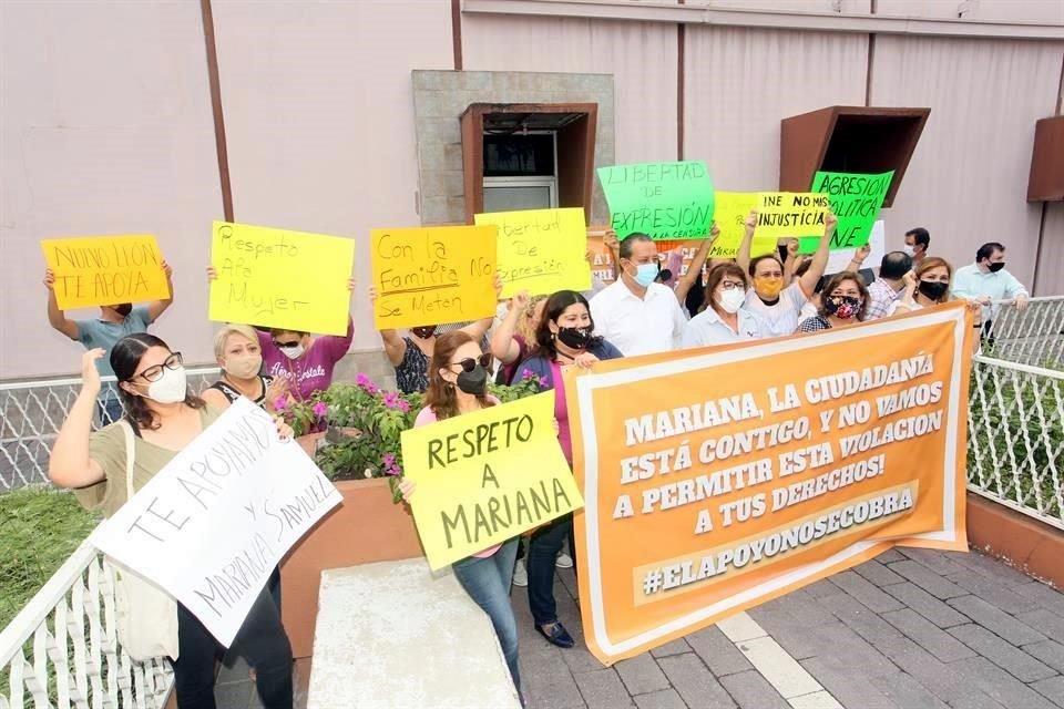 Los manifestantes consideraron que la multa que busca imponer el INE es una agresión política.