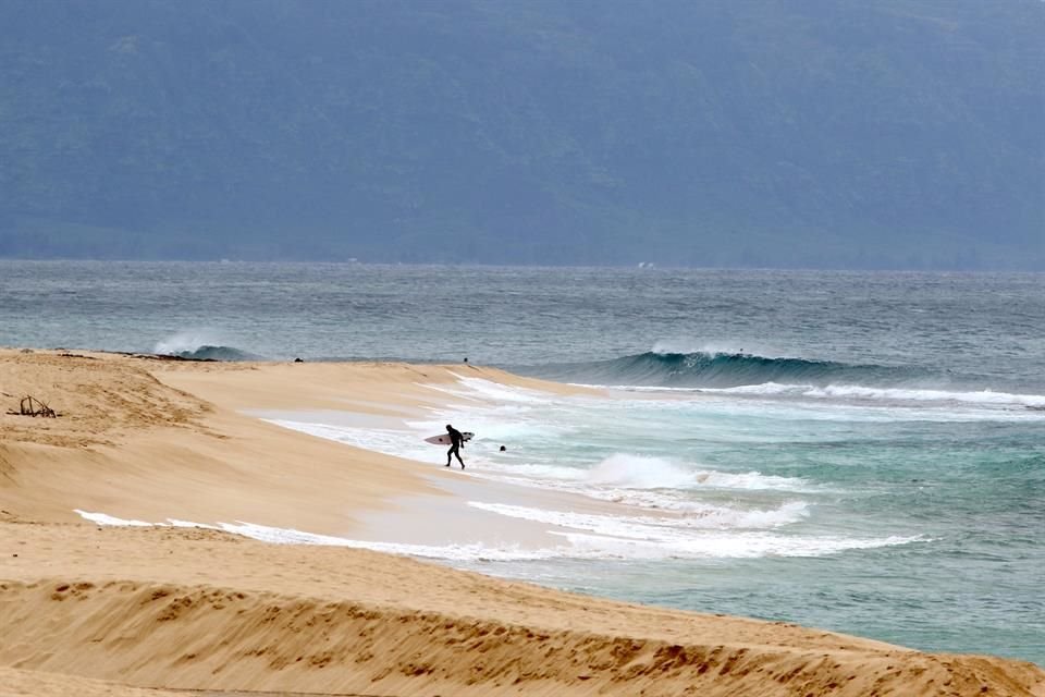 El surfista se encontraba en la isla de Oahu, en Hawái, donde solía practicar y ser salvavidas.