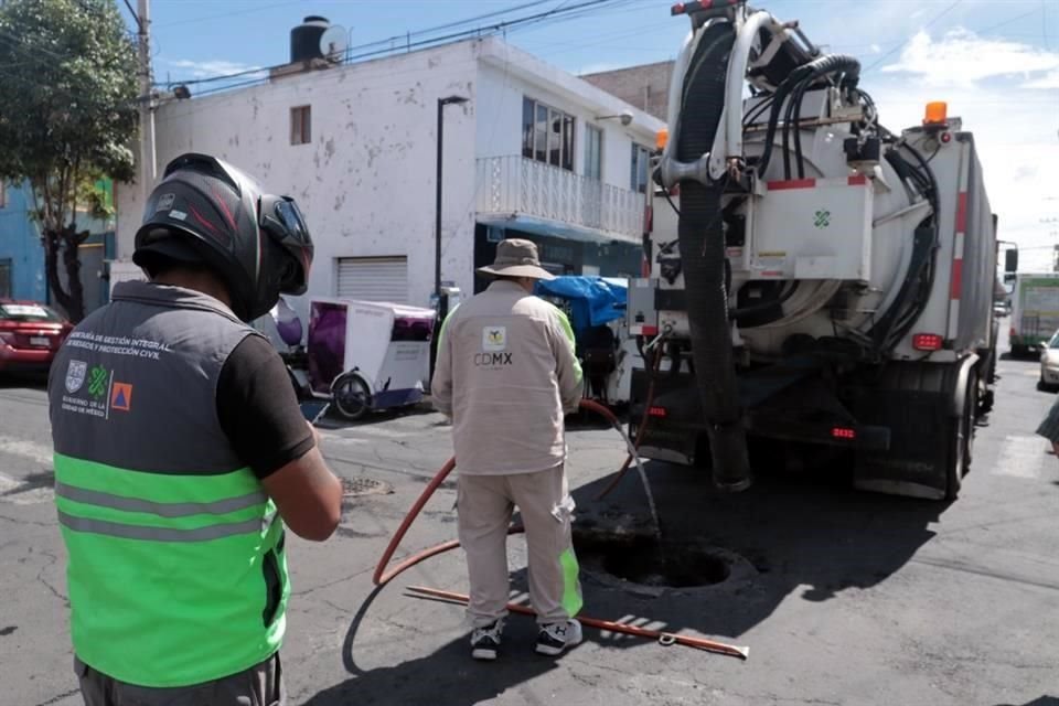 Aunque se había señalado que los trabajos tomarían dos semanas, autoridades señalaron que no se hablará, por ahora, de plazos.