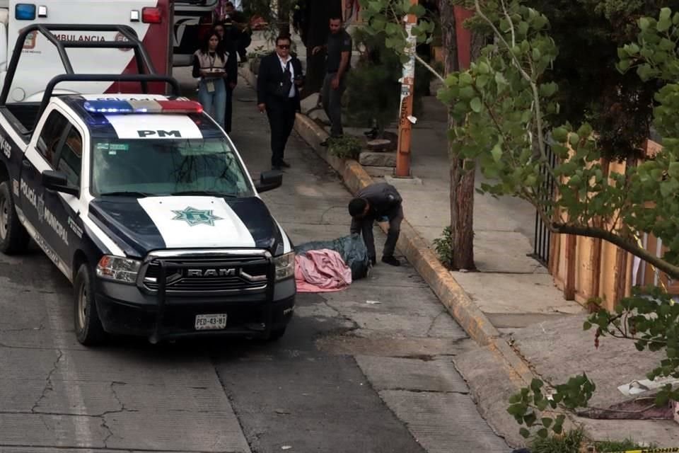 El cadáver de una persona dentro de bolsas negras fue hallado por vecinos de la Colonia Lázaro Cárdenas.