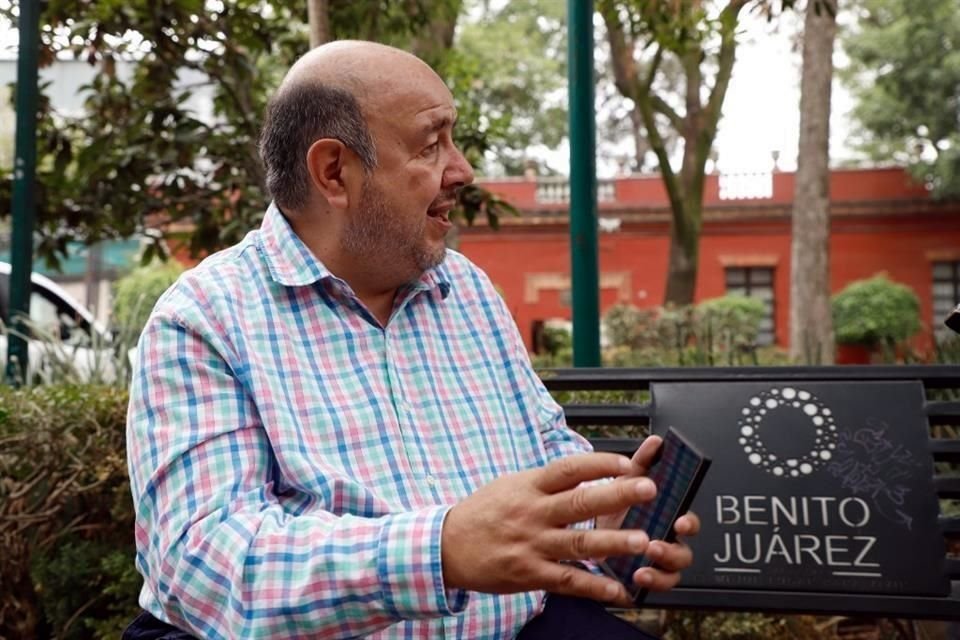 'A lo largo de los años, la gente le ha ido echando cemento a las áreas verdes' señala el vecino Andrés Guzmán.