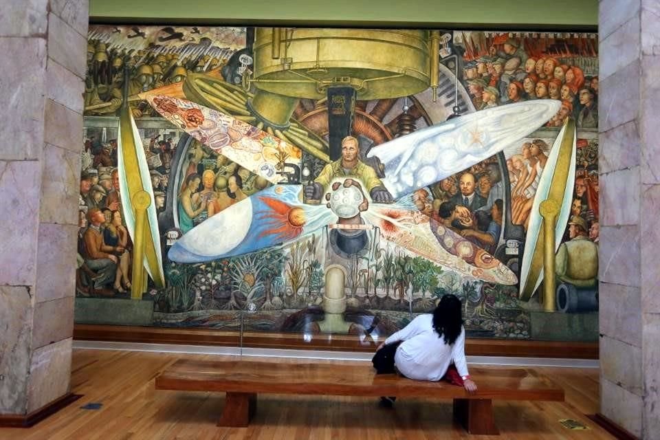 'El hombre controlador del universo', de Diego Rivera, es un ícono mural del Palacio de Bellas Artes.