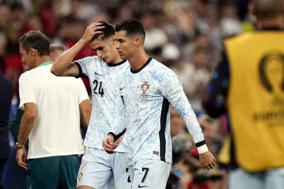 Cristiano Ronaldo se mostró desesperado porque Portugal no logró anotar.