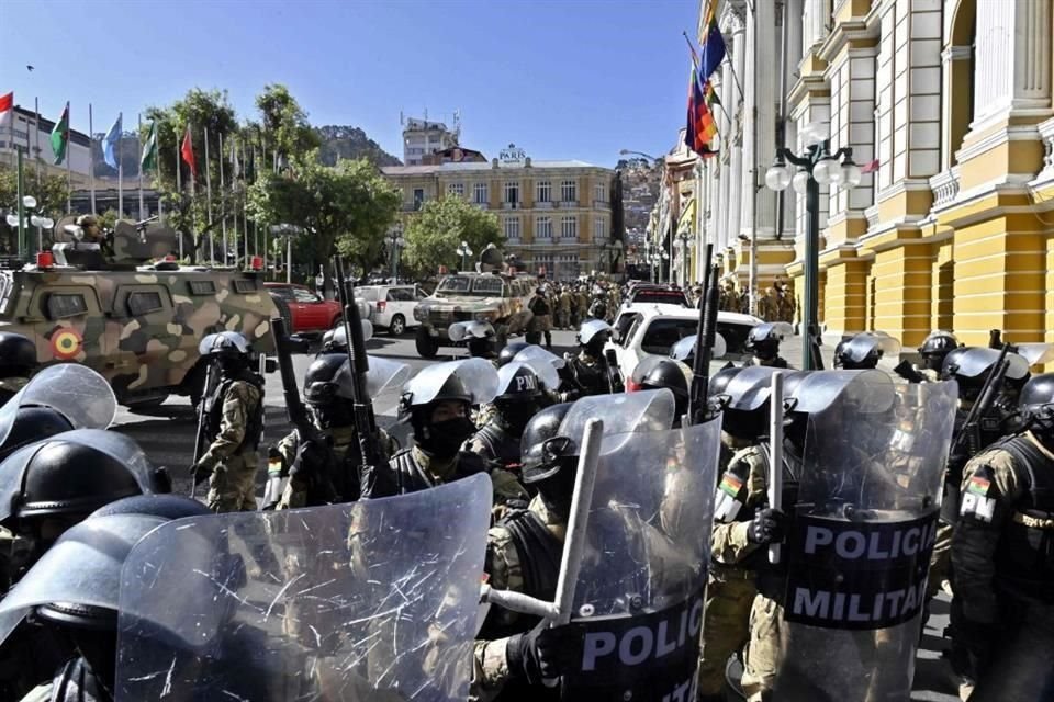 El General Juan José Zúñiga, quien lidera supuesto intento de golpe de Estado en Bolivia, exigió liberación de Jeanine Añez y Luis Camacho.