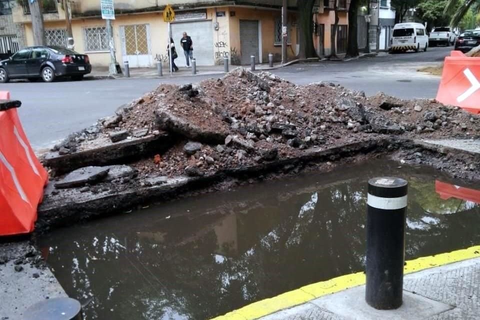 Vecinos de la Colonia Postal señalaron que ni las autoridades ni la empresa les han dado motivos de las obras.