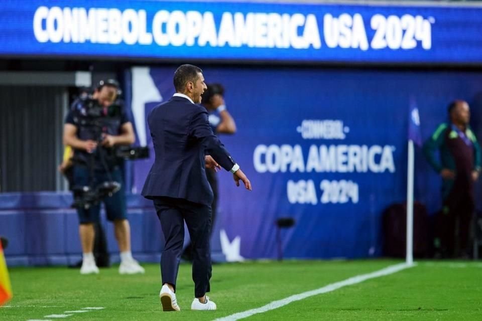 Lozano confía en el nivel de México para vencer a Ecuador.