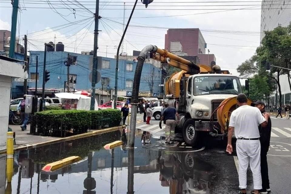 Equipos de atención a emergencias con personal del Sacmex fueron distribuidos en la Ciudad.