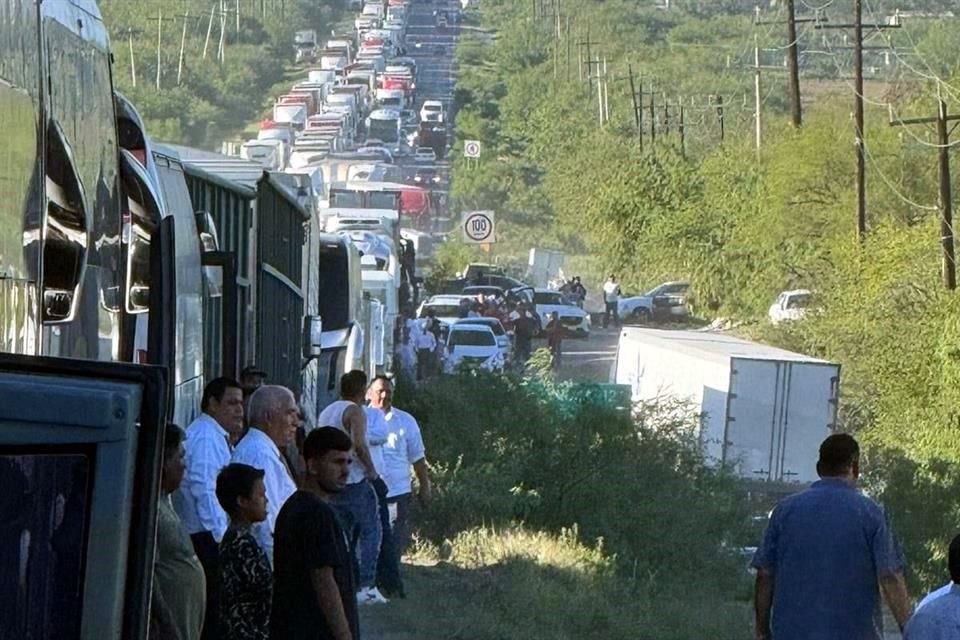 Durante el jueves, los agricultores bloquearon las vías Victoria-Matamoros y la Monterrey-Reynosa.