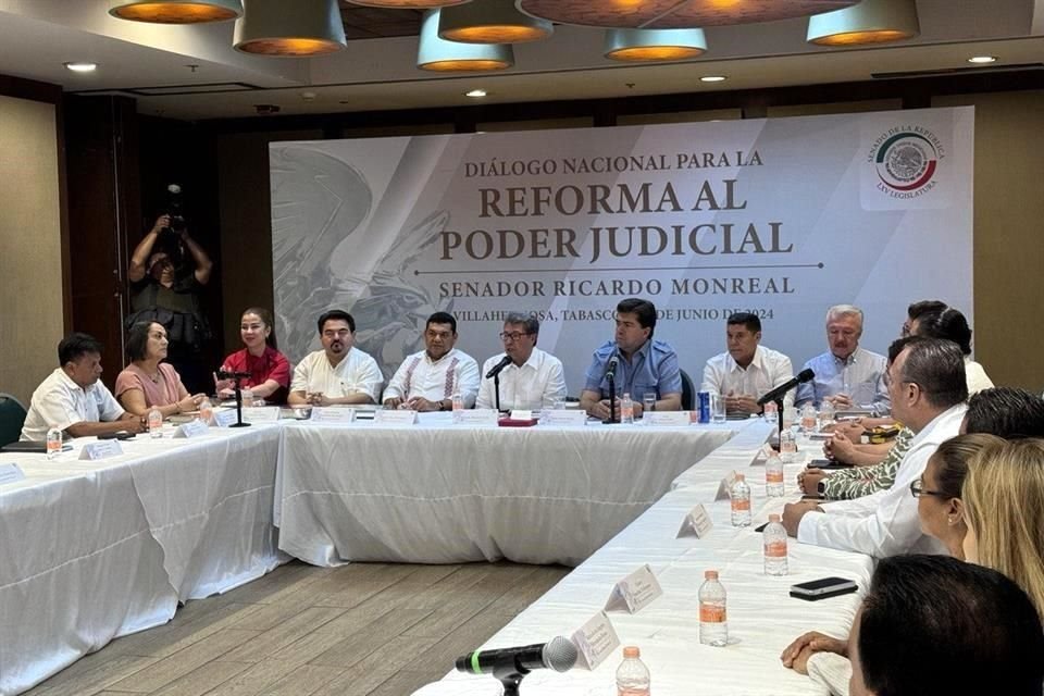 Ricardo Monreal encabezó un diálogo nacional para la reforma al Poder Judicial en Villahermosa, Tabasco.