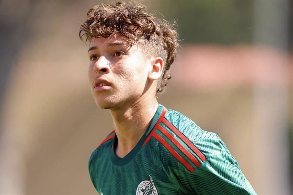 Fidel Barajas, de 18 años, nacido en Sacramento, California, llegará a Chivas para el torneo Apertura 2024.