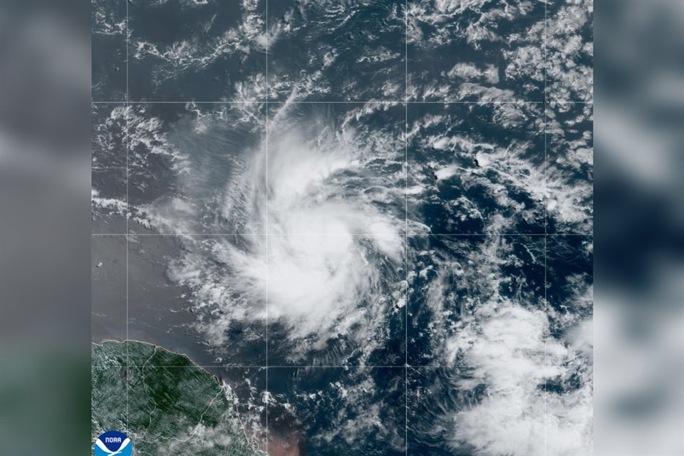 El huracán 'Beryl', que avanza por aguas del Caribe como categoría 4, tendría doble impacto en territorio nacional.