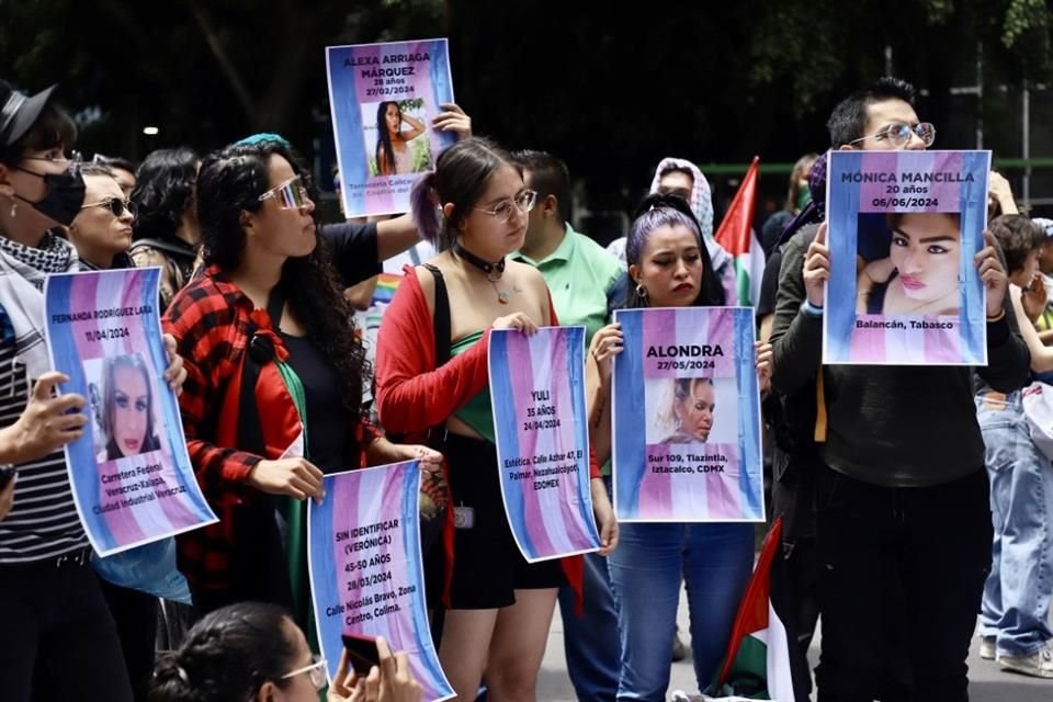 Entre consignas de justicia por transfeminicidios, discriminación y violencia, la marcha tuvo como foco la lucha contra los discursos de odio.