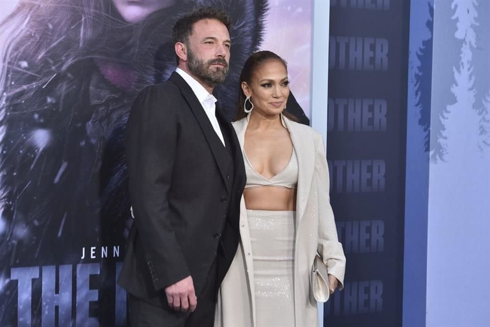 Jennifer Lopez y Ben Affleck pusieron en venta algunas obras de arte que tenían en su casa conyugal, según informes de coleccionistas.