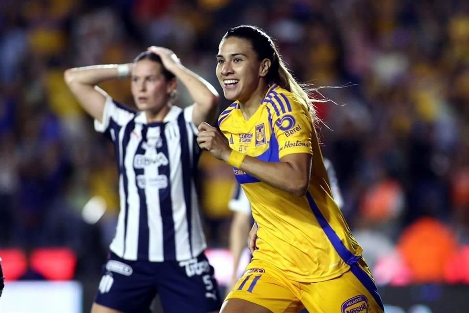 Nayeli Rangel hizo el gol del triunfo de Tigres Femenil.