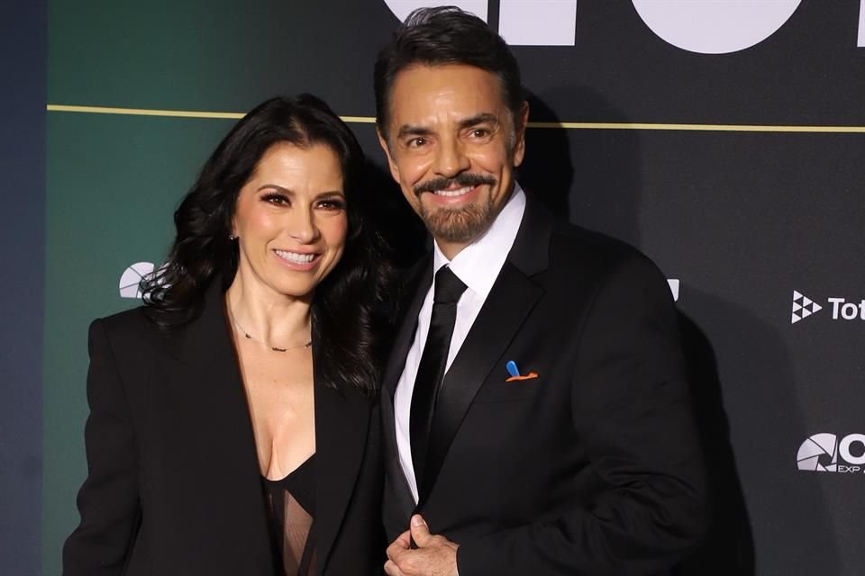 Eugenio Derbez y Alessandra Rosaldo causaron furor en la alfombra.