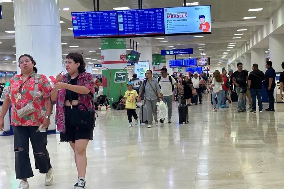 'Beryl', que se espere impacte Quintana Roo durante la noche de jueves para viernes, ha provocado la cancelación de múltiples vuelos.