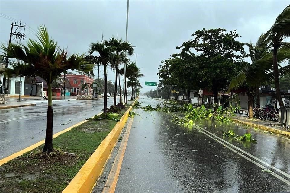 El huracán 'Beryl' tocó tierra en Quintana Roo desde las 05:05 horas de este viernes.