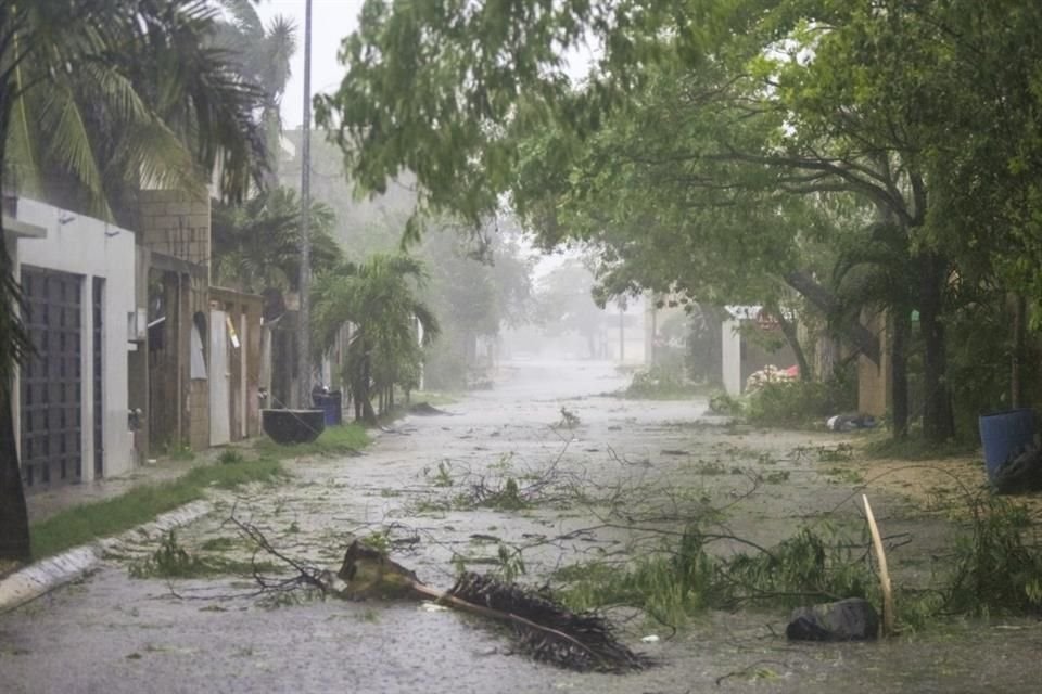 Tulum registró 40% de usuarios sin energía eléctrica hasta las 7:30 horas de este 5 de julio por el huracán.