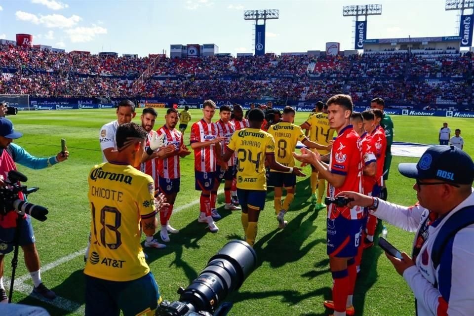 San Luis le hizo pasillo al América antes del partido.