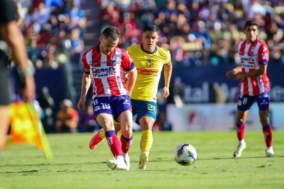 Las Águilas inician el torneo con derrota.