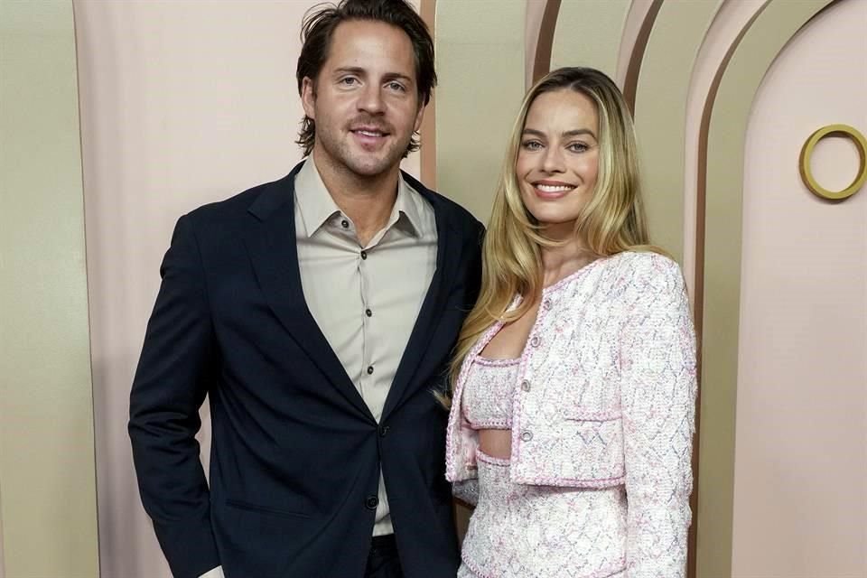 Según múltiples fuentes, la actriz y productora Margot Robbie estaría embarazada de su primer bebé con su esposo, el productor Tom Ackerley.