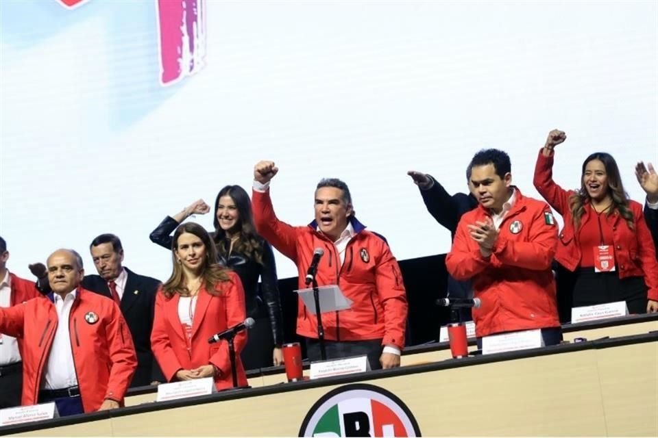 En la Asamblea Nacional del PRI, realizada en el Pepsi Center de la Ciudad de México, la aprobación se dio sin discusión de los delegados y por mayoría de votos.