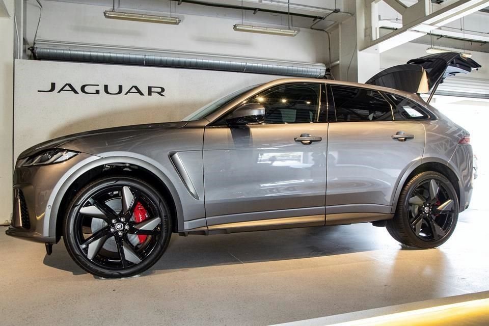 Jaguar, con 75 años de trayectoria, se renueva con un nuevo lenguaje de diseño y plataforma interna.