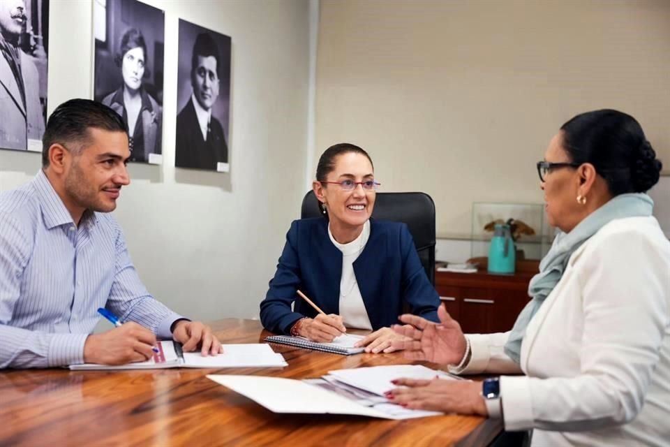 Claudia Sheinbaum, virtual Presidenta electa, se reunió en la casa de transición con Rosa Icela Rodríguez y Omar García Harfuch, integrantes del Gabinete de la próxima Administración.