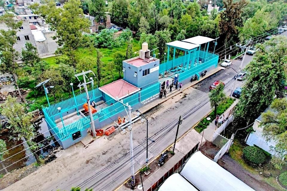 Las autoridades instalaron una red de drenaje en una zona que antes era de chinampas.