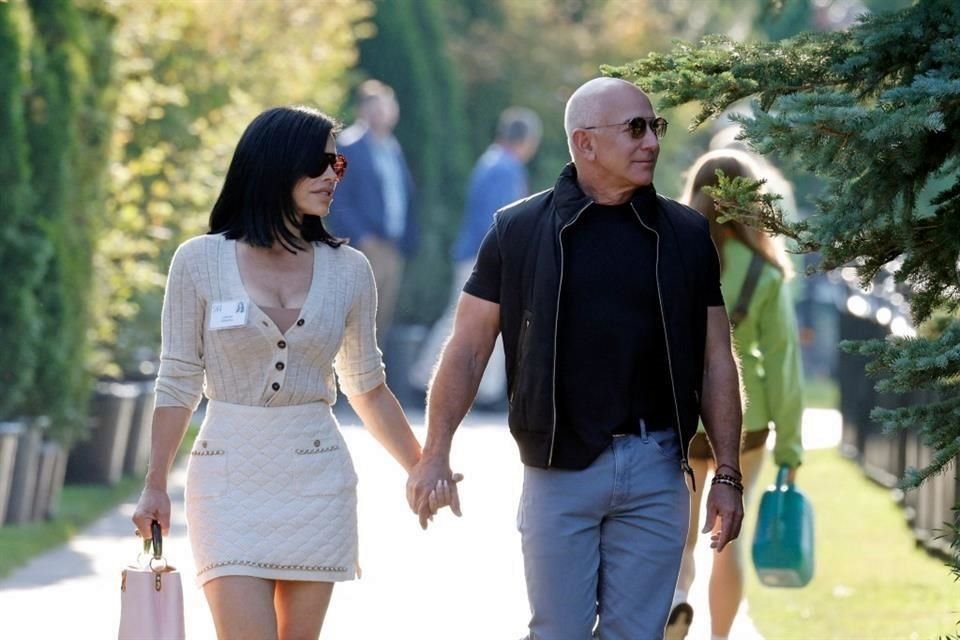 Jeff Bezos, fundador de Amazon.com Inc., y Lauren Sanchez.