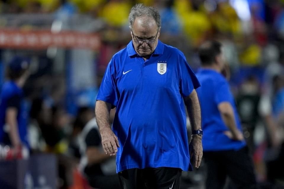 Marcelo Bielsa no pudo llevar a Uruguay a la pelea por el título.