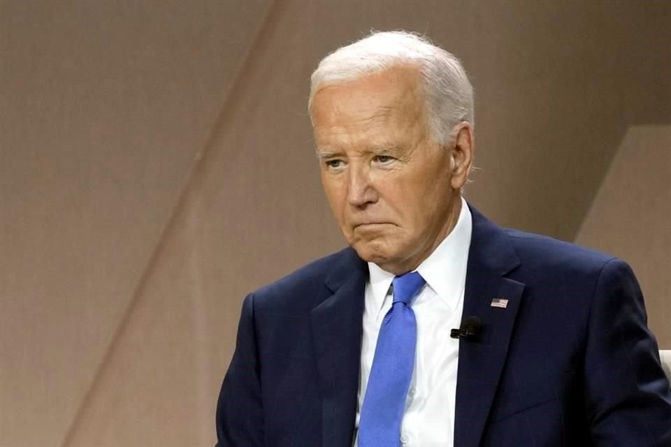 Un circulo cercano al Presidente Joe Biden busca convencerlo para que abandone la campaña para su reelección, según NYT.