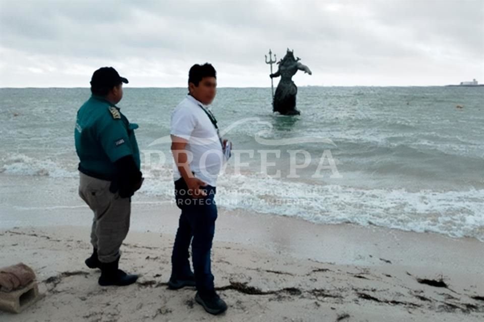 La estatua de Poseidón fue colocada a finales del pasado mes de mayo frente al Malecón Internacional de Progreso.