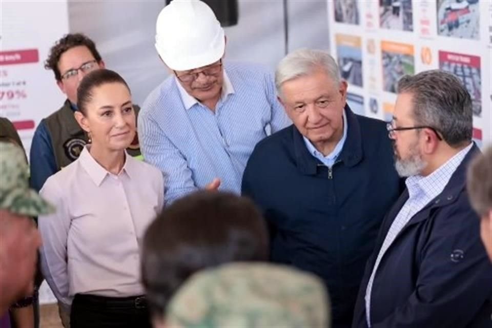 El Presidente López Obrador y Claudia Sheinbaum supervisaron las obras del trolebús Chalco-Santa Martha y luego irán al tren El Insurgente.