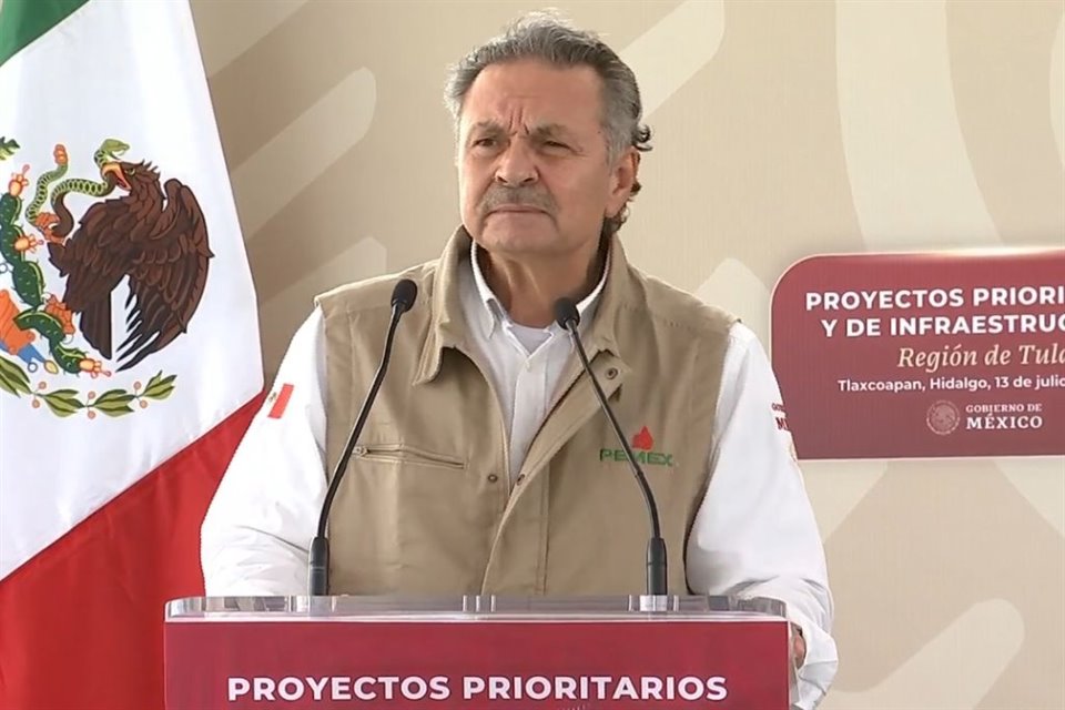 Director de Pemex aseguró que refinería de Dos Bocas entrará en producción en agosto, pese a que AMLO había dicho en junio que ya operaba.