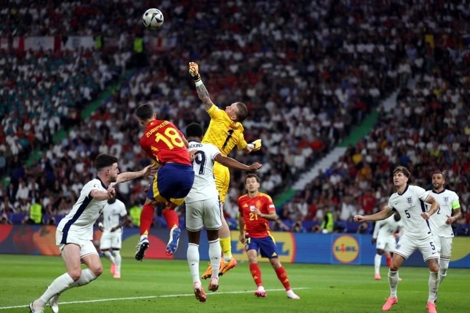 España conquistó su cuarta Eurocopa tras vencer 2-1 a Inglaterra.