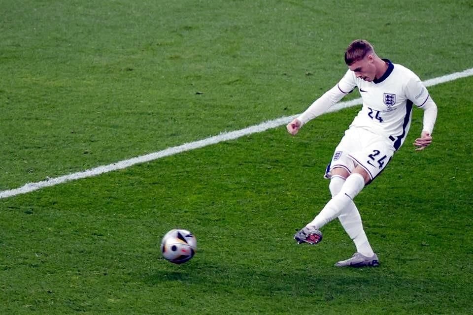 Cole Palmer igualó con un golazo.