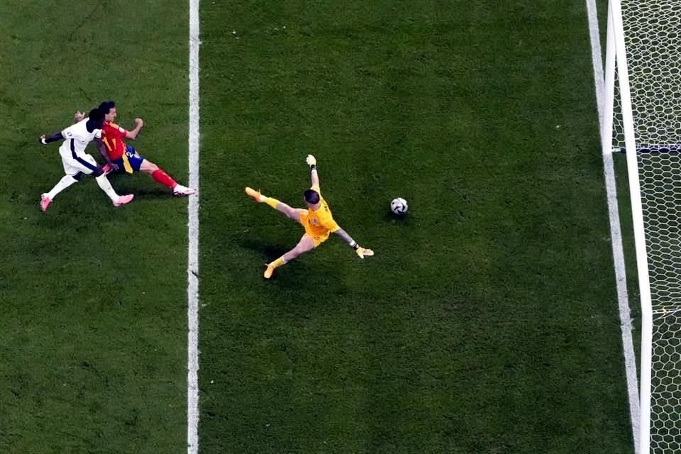 Pero a 4 minutos del final, Mikel Oyarzabal le dio el triunfo a la 'Furia Roja'.